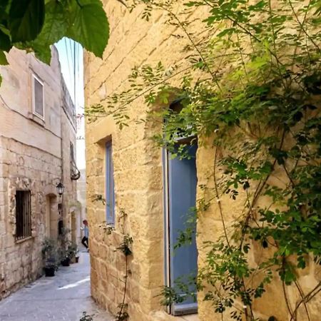 Historic Hideaways - 900 Year Old Converted Studios 빅토리아 외부 사진