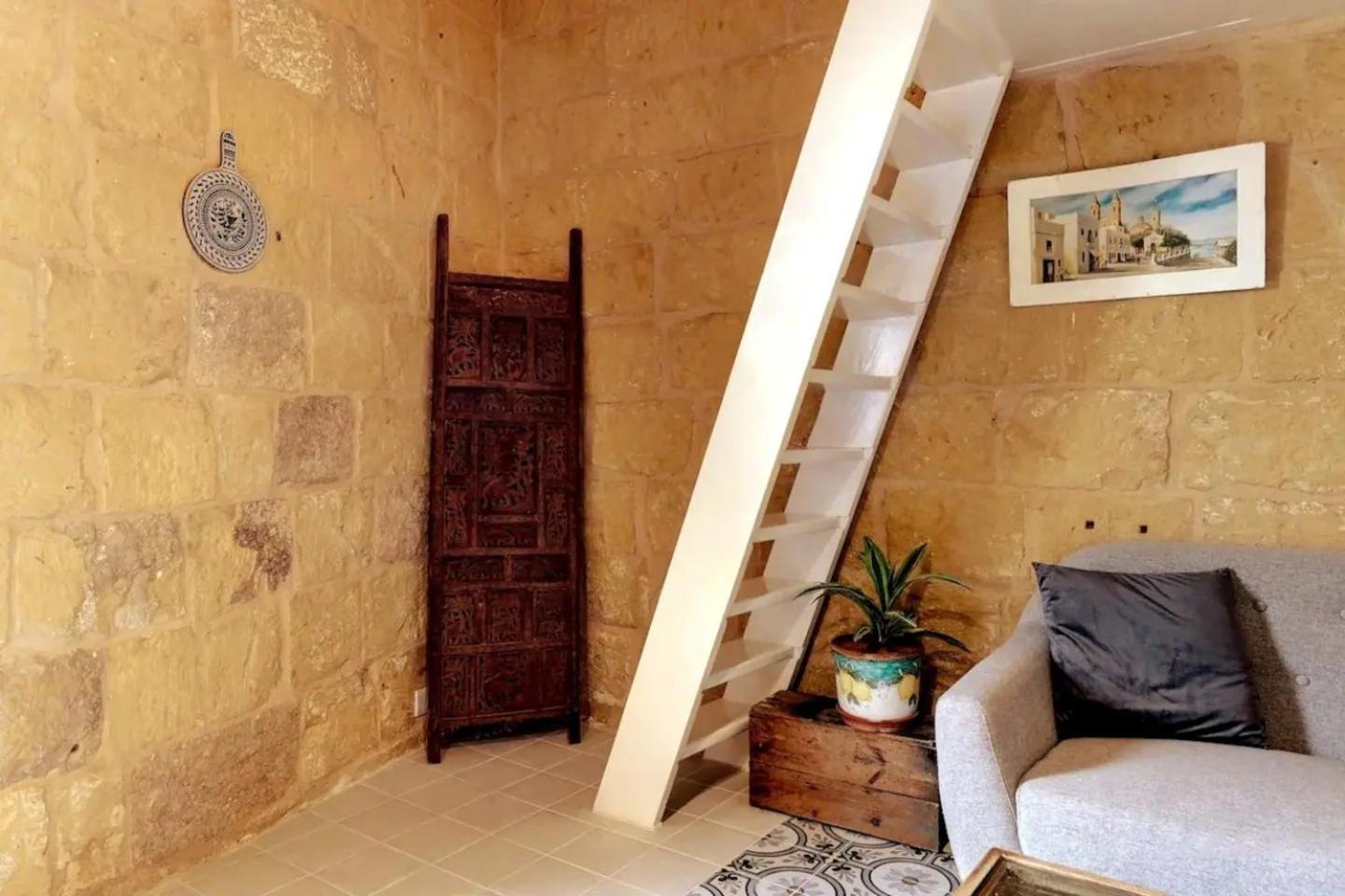 Historic Hideaways - 900 Year Old Converted Studios 빅토리아 외부 사진