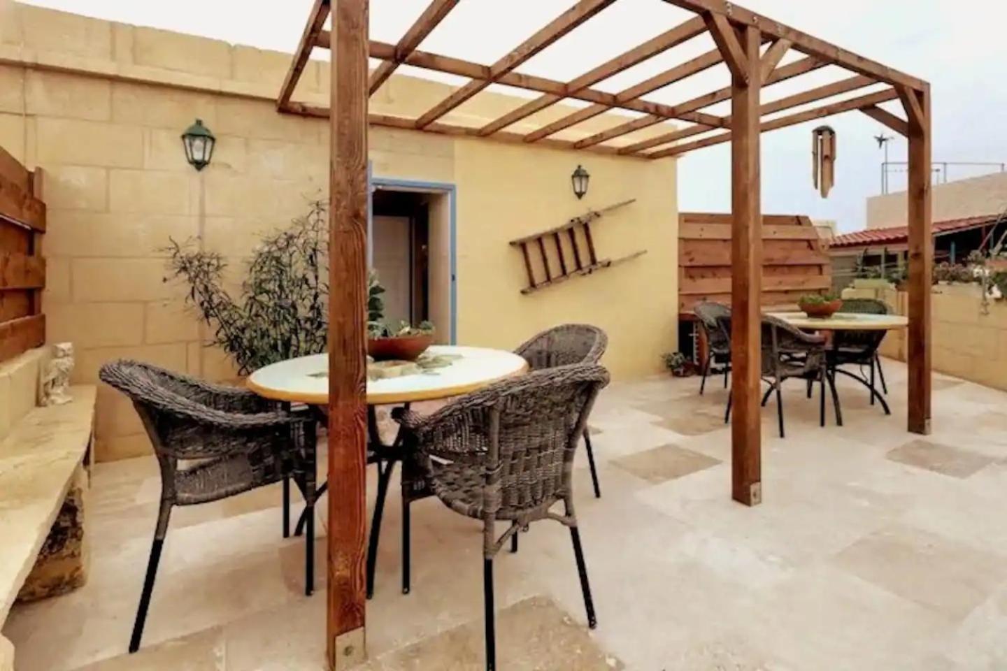 Historic Hideaways - 900 Year Old Converted Studios 빅토리아 외부 사진