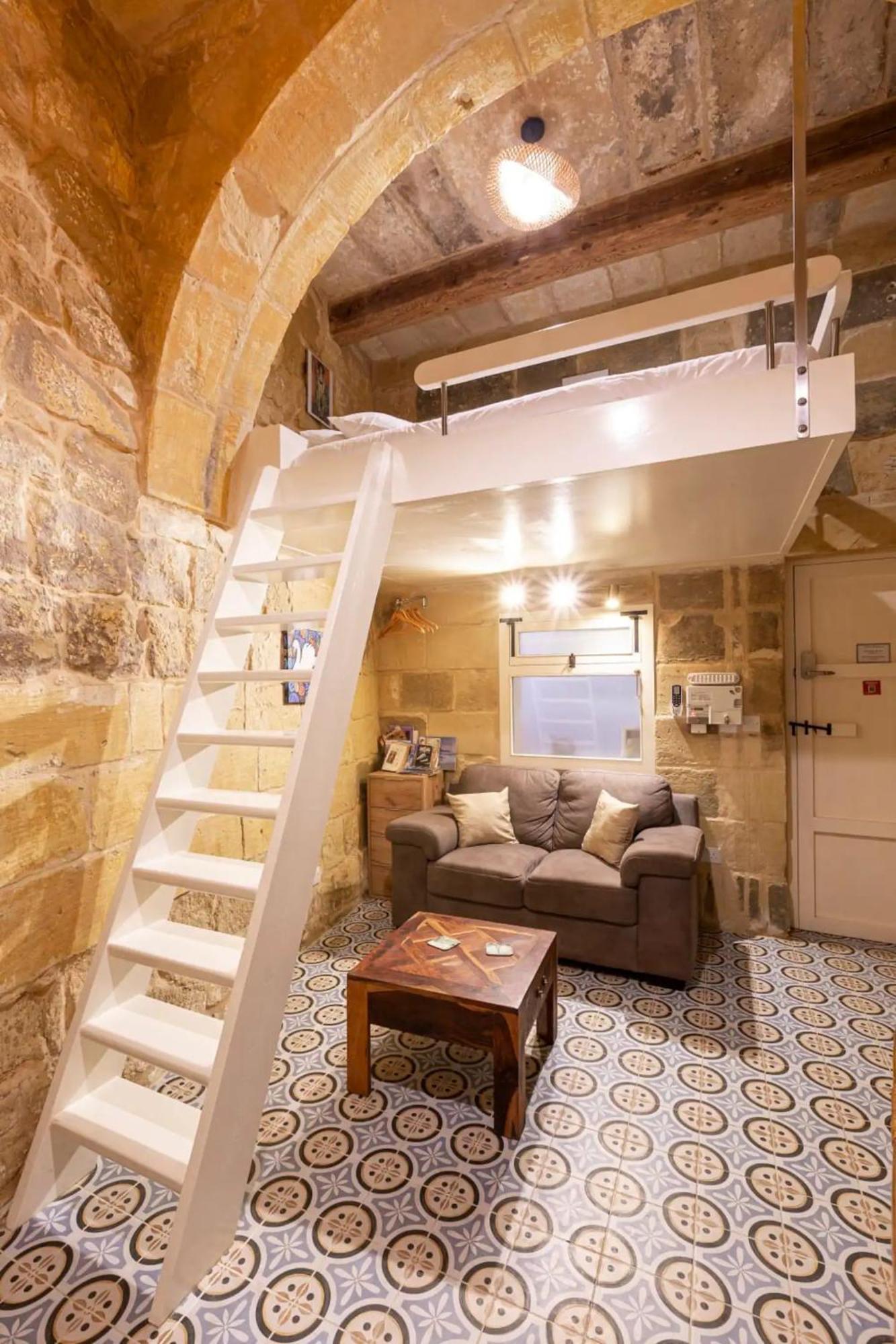 Historic Hideaways - 900 Year Old Converted Studios 빅토리아 외부 사진