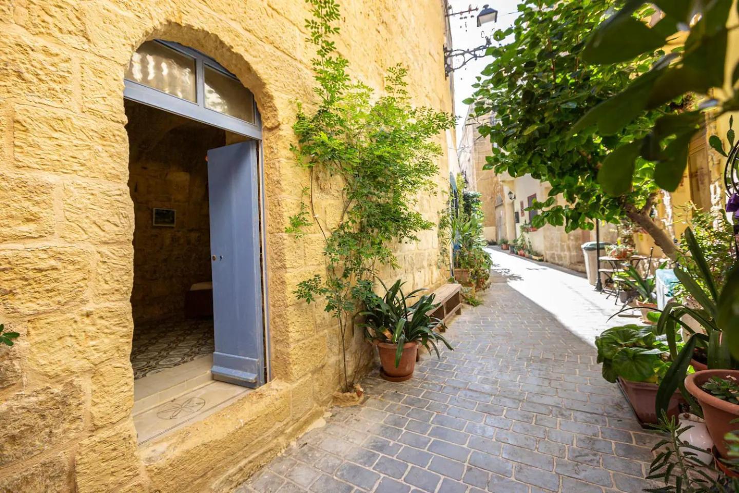 Historic Hideaways - 900 Year Old Converted Studios 빅토리아 외부 사진