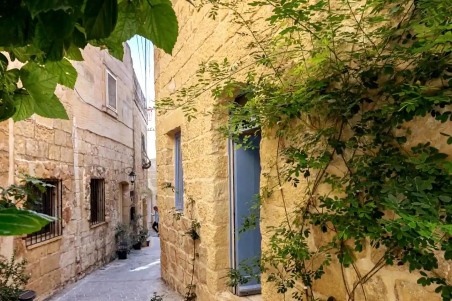 Historic Hideaways - 900 Year Old Converted Studios 빅토리아 외부 사진