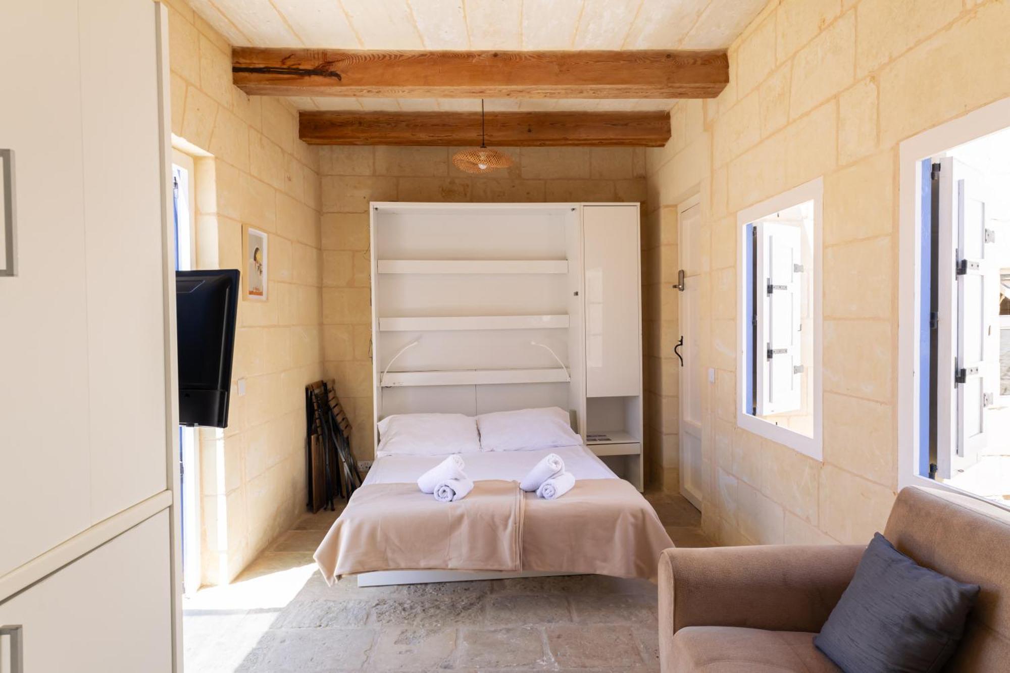 Historic Hideaways - 900 Year Old Converted Studios 빅토리아 외부 사진