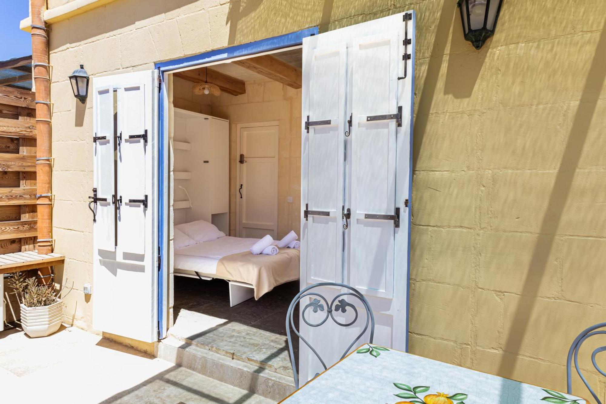 Historic Hideaways - 900 Year Old Converted Studios 빅토리아 외부 사진