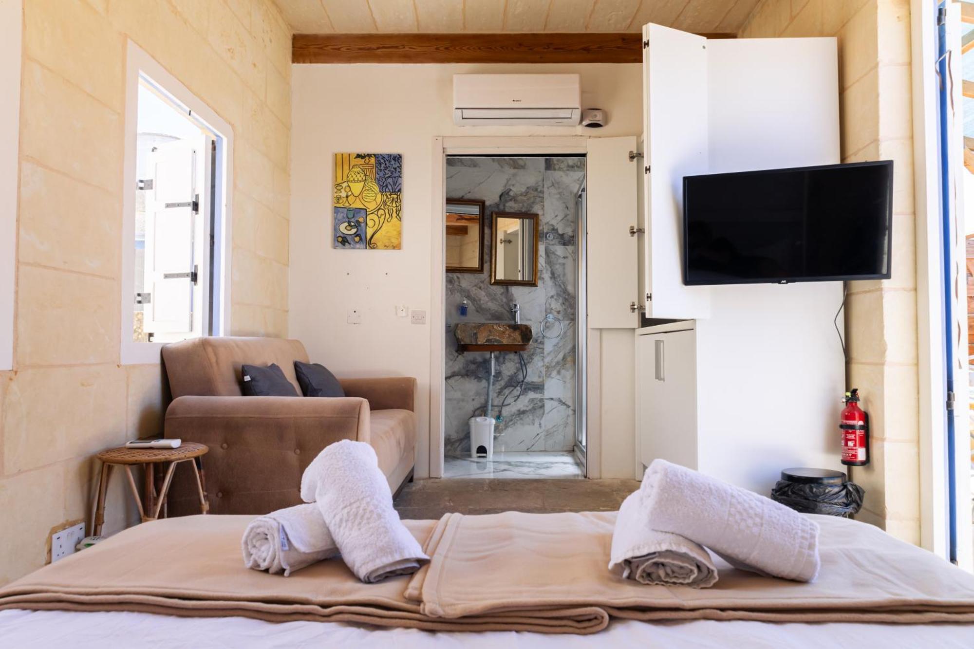 Historic Hideaways - 900 Year Old Converted Studios 빅토리아 외부 사진