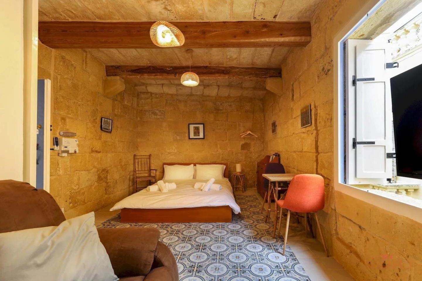 Historic Hideaways - 900 Year Old Converted Studios 빅토리아 외부 사진